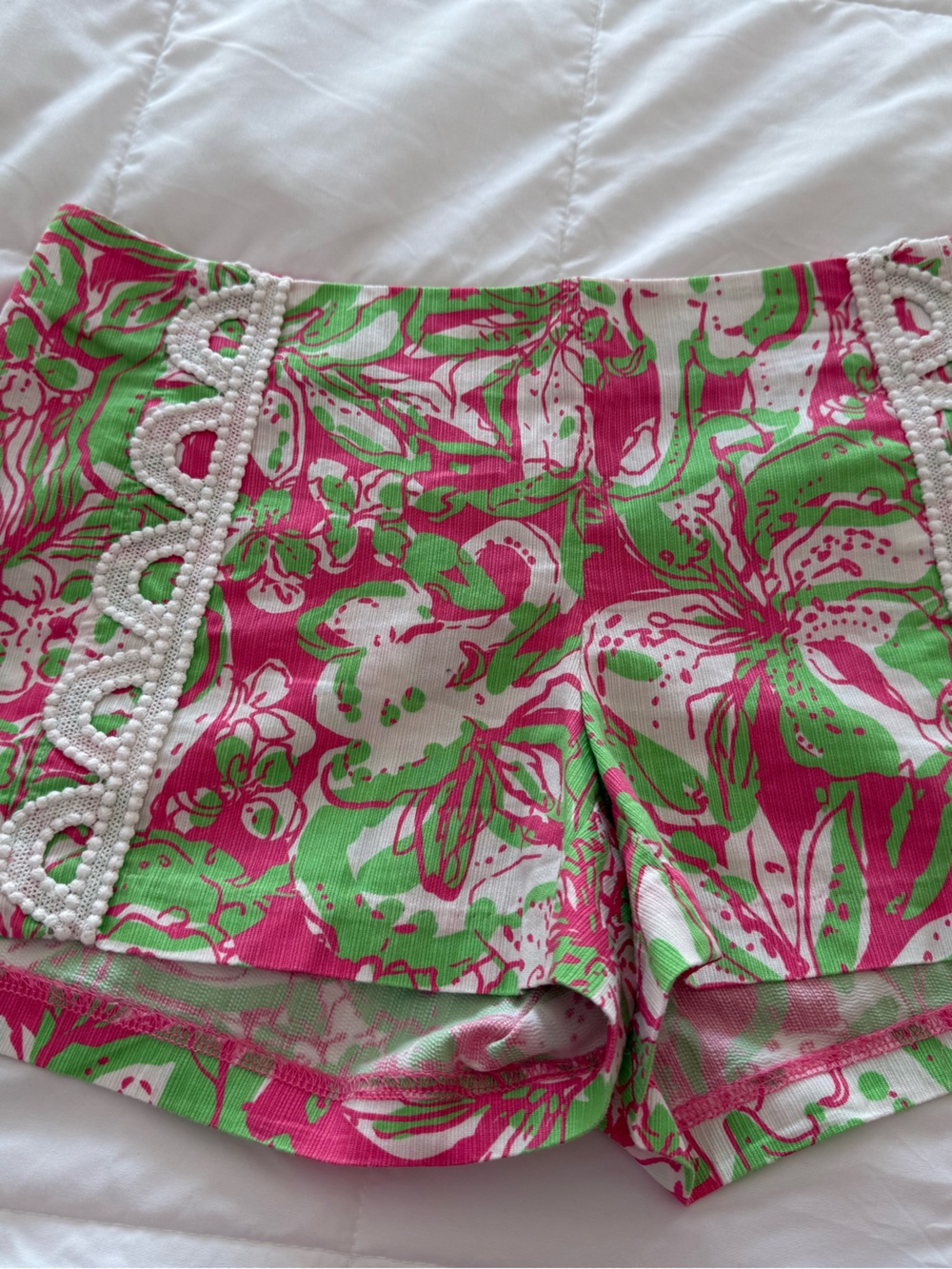 Lilly Pulitzer Pink, Green and White Floral Print Shorts size 4
